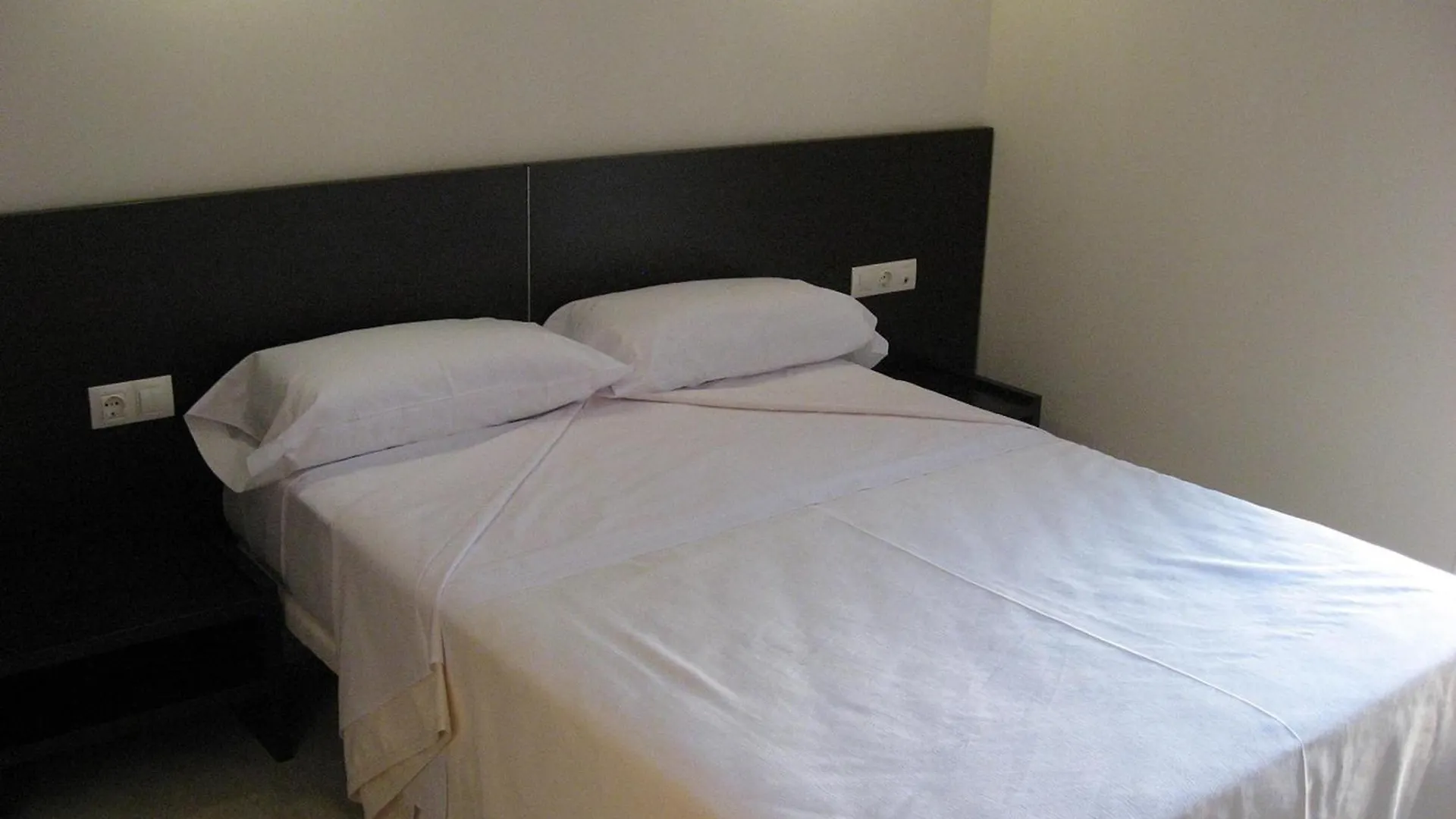 Apartment Facing The Pool L' Escala Spain